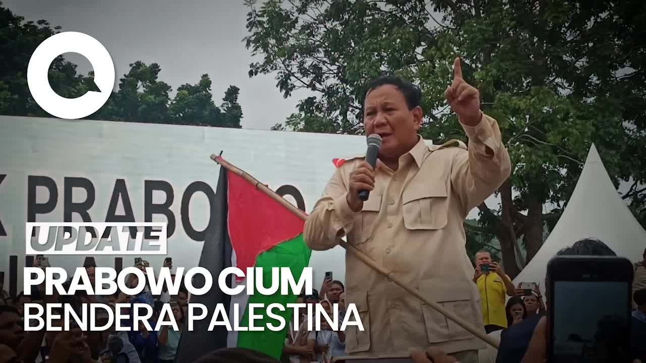 Sapa Relawan Batam Prabowo Kibarkan Dan Cium Bendera Palestina