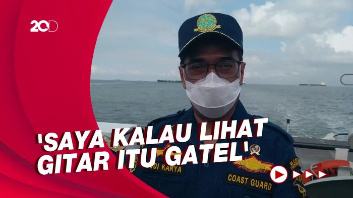 Saat Menhub Gitaran Bareng Penumpang Kapal di Muara Angke