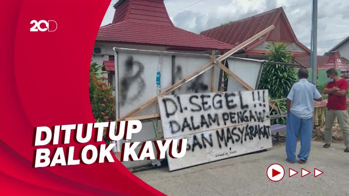 Kades Pecat Staf, Kantor Desa Disegel Warga