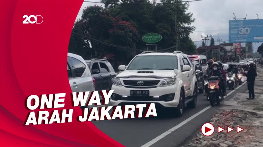 One Way Diterapkan, Lalu Lintas di Pasar Cisarua Mulai Lancar 