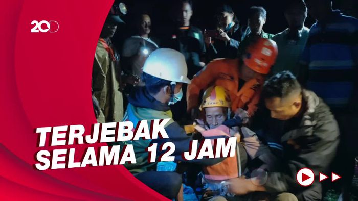 Proses Evakuasi Korban Banjir Lahar Dingin Semeru Berlangsung Dramatis