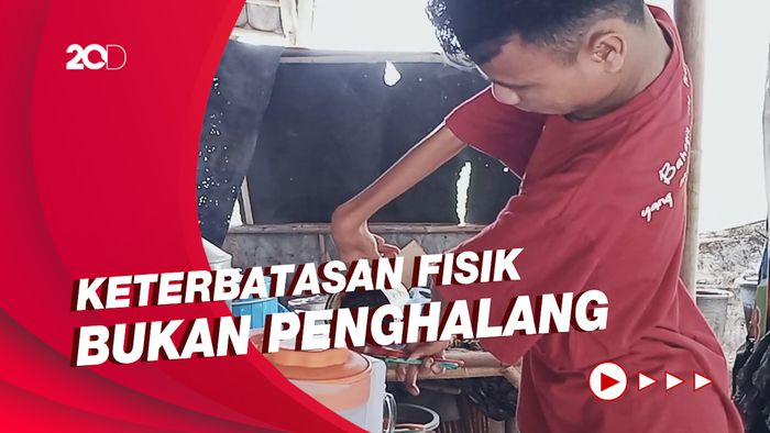 Pria Disabilitas Bikin Angkringan, Hasilnya Bisa Beli Motor