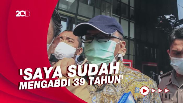 Momen Terdakwa Angin Prayitno Menangis di dalam Persidangan