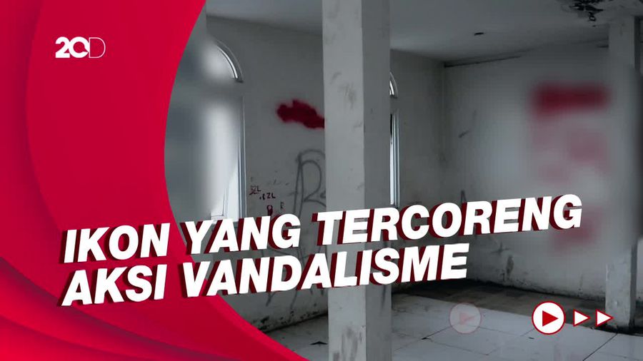 Bau dan Penuh Coretan Tak Senonoh, JPO Asia Afrika Bandung Ditutup!