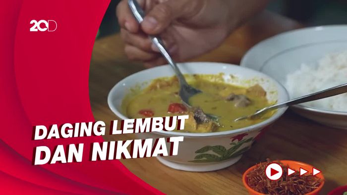 Bikin Laper: Nikmatnya Soto Betawi Ditemani Sate Sapi Bang Hamdani