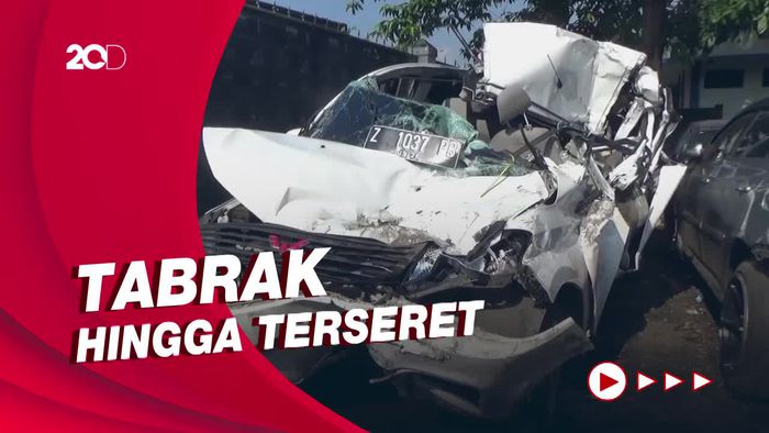 Mini Bus Tabrak Truk di Tol Cipularang, 1 Orang Tewas