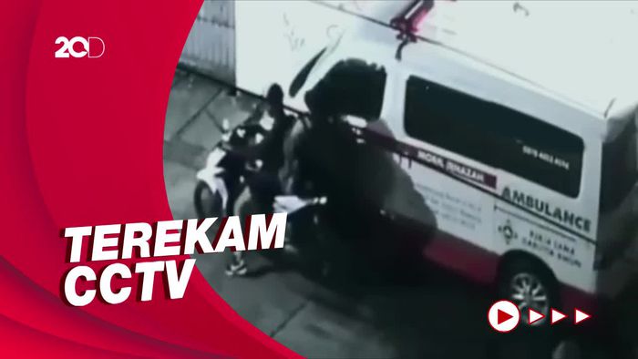 Ketahuan! Dua Pria Ini Curi Spion Ambulans di Tanjung Priok