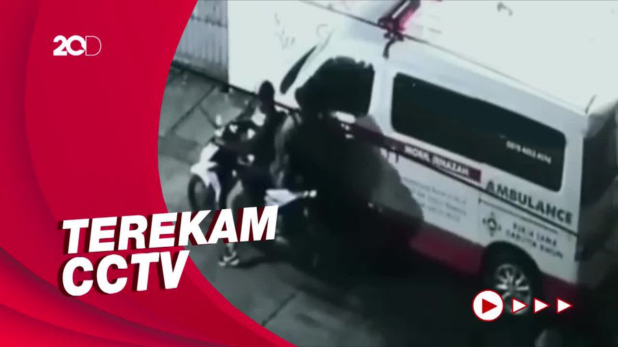 Ketahuan! Dua Pria Ini Curi Spion Ambulans di Tanjung Priok