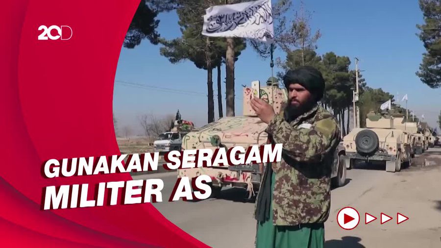 Ratusan Pasukan Taliban Tampil Lebih Modern