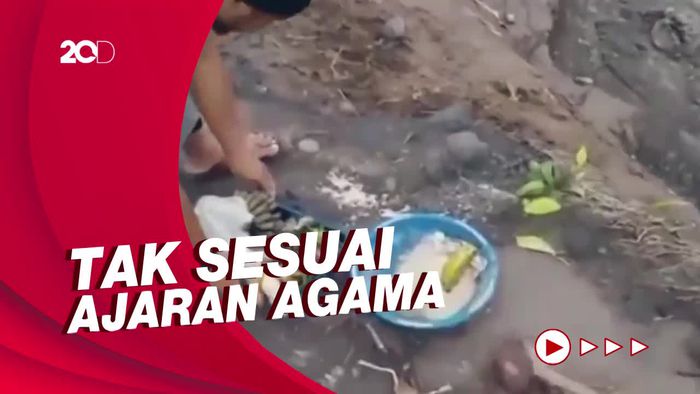 MUI Sesalkan Aksi Pria Tendang Sesajen di Lokasi Erupsi Semeru!