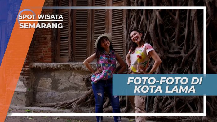 Berburu Foto Dengan Latar Belakang Bangunan Tua di Kota Lama Semarang