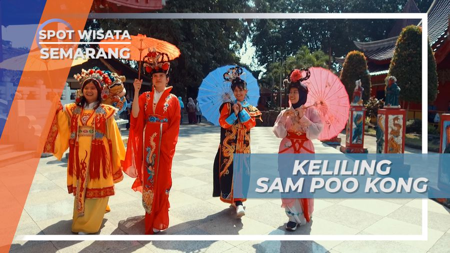 Memakai Pakaian Adat Berkeliling Kawasan Sam Poo Kong Semarang