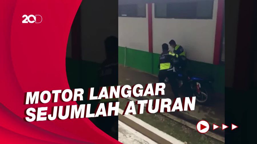 Tak Ada Akhlak! Ratusan Siswa Soraki Polantas yang Menilang Motor