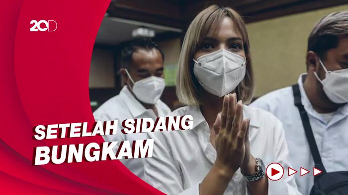 Tangis Nia Ramadhani Usai Divonis 1 Tahun Penjara 