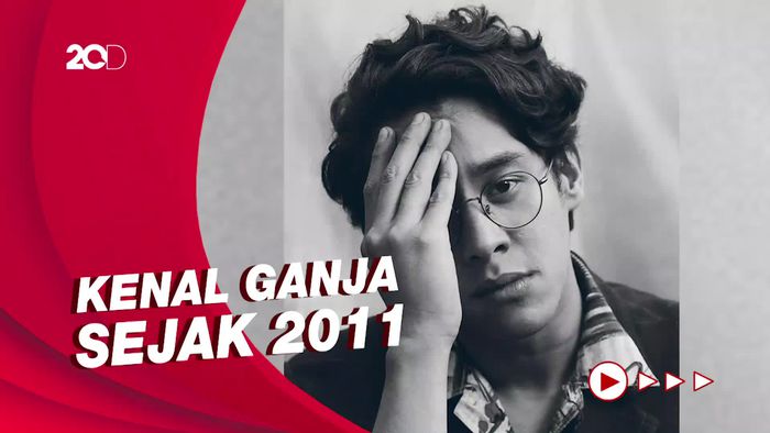 Ardhito Pramono Sedang Ngeganja Saat Diamankan Polisi