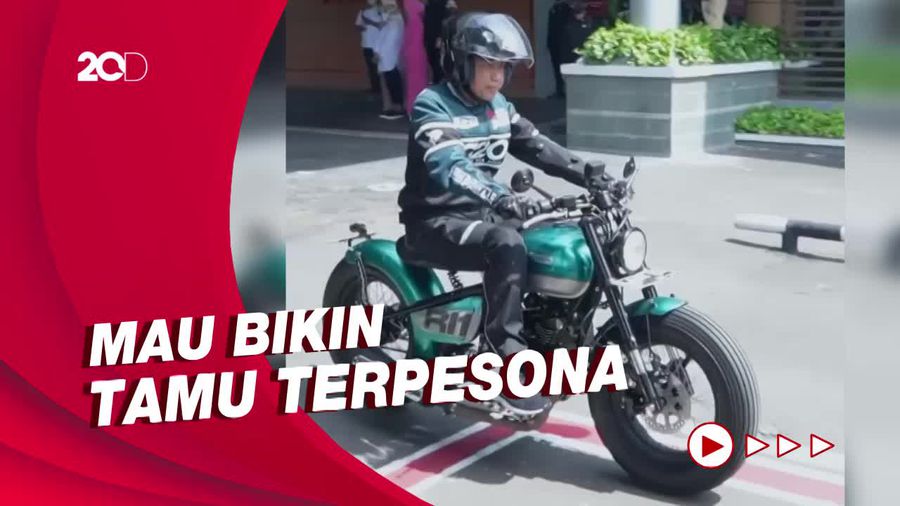 Pakai Motor Custom Jokowi Jajal Bypass Bandara-Mandalika