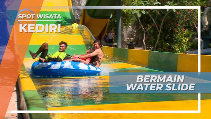 Bermain Water Slide di Gumul Paradise Kediri