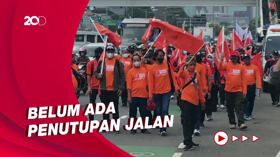 Massa Demo Buruh Mulai Berdatangan di Depan Gedung DPR 
