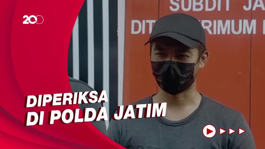 Tampang Hadfana Penendang Sesajen di Semeru saat Tiba di Polda Jatim