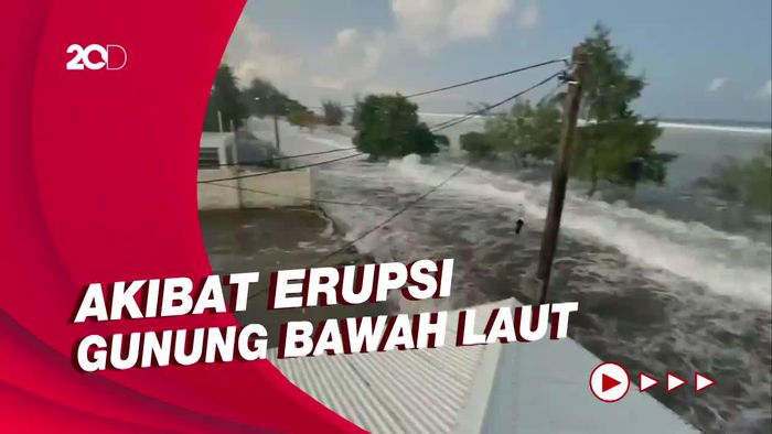 Detik-detik Tsunami Hantam Wilayah Tonga