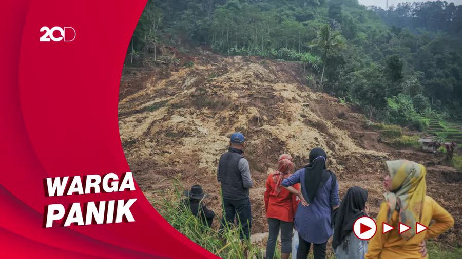 Detik-detik Longsor di Sumedang