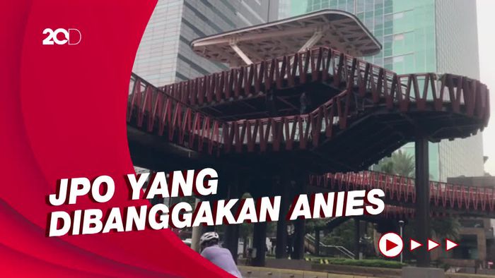 Rupa-rupa Tanggapan Warga Soal JPO Kapal Pinisi Sudirman