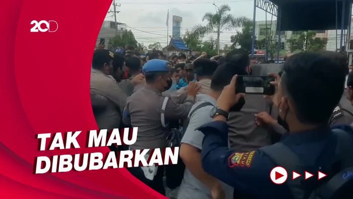 Ricuh! Demo Puluhan Imigran Afghanistan di Riau