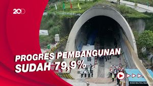 Jokowi Sebut Operasi Kereta Cepat Jakarta-Bandung Mundur ke Juni 2023