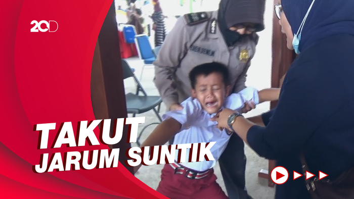 Sejumlah Anak Nangis Histeris Saat Disuntik Vaksin Covid-19