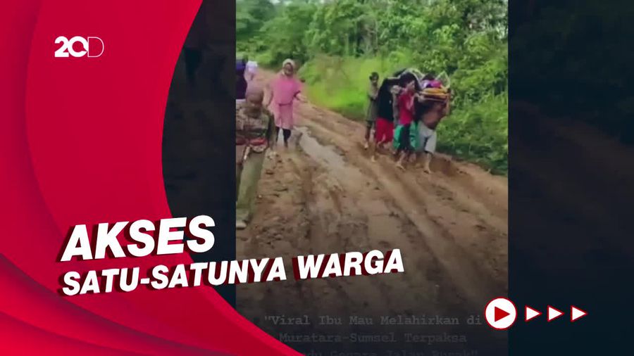 Saat Ibu Mau Melahirkan Harus Ditandu Gegara Jalan Rusak di Sumsel