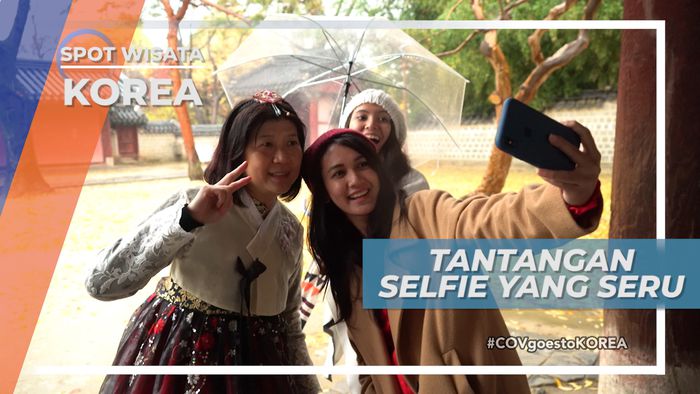 Berfoto Ria Dengan Wisatawan yang Berkostum Hanbok Khas Negeri Gingseng, Korea Selatan