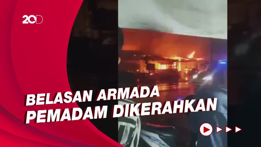 Penampakan kebakaran Pasar Karangawen di Demak