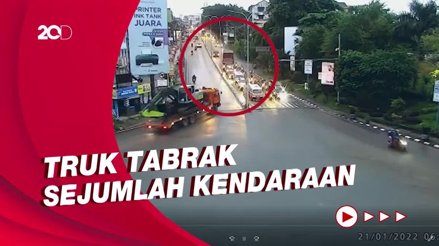Detik-detik Tabrakan Maut di Simpang Rapak Balikpapan