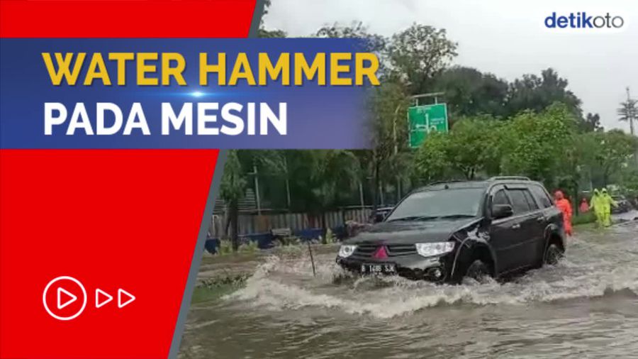 Jangan Asal Terobos Banjir! Resiko Ini Fatal untuk Mesin Mobil
