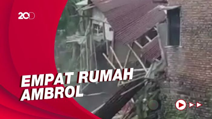 Ngeri! Detik-detik Rumah Warga Amblas ke Sungai di Solo