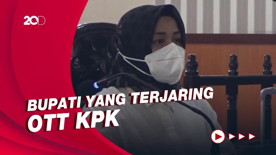 Bupati Kolaka Timur Jalani Sidang Perdana Kasus Suap Infrastruktur