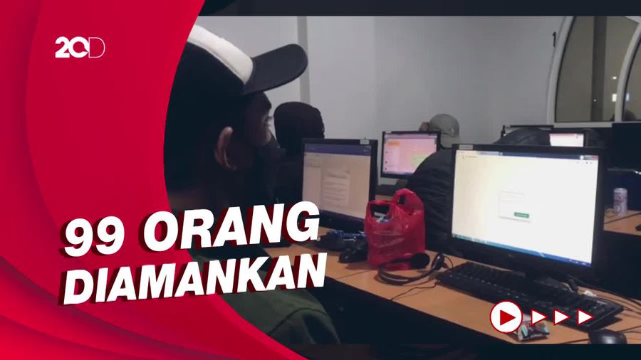 Momen Penggerebekan Pinjol Ilegal di Proyek Pulau Reklamasi