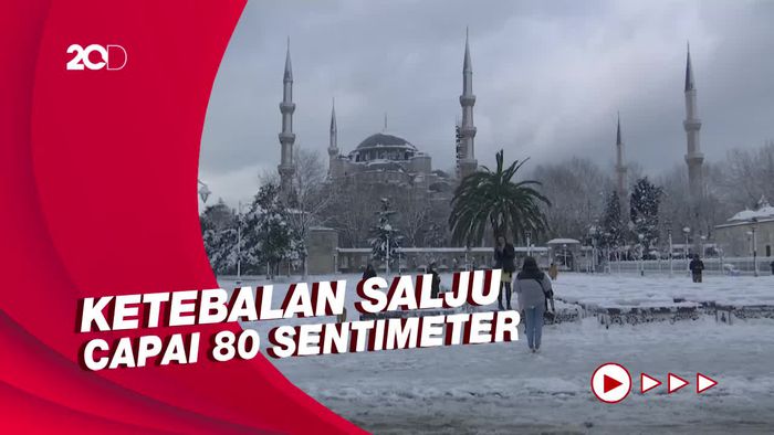 Badai Salju Menyelimuti Istanbul