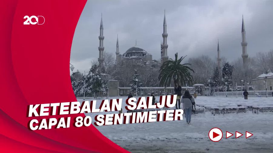 Badai Salju Menyelimuti Istanbul