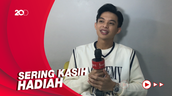 Cara Rey Mbayang Jaga Keromantisan dengan Dinda Hauw