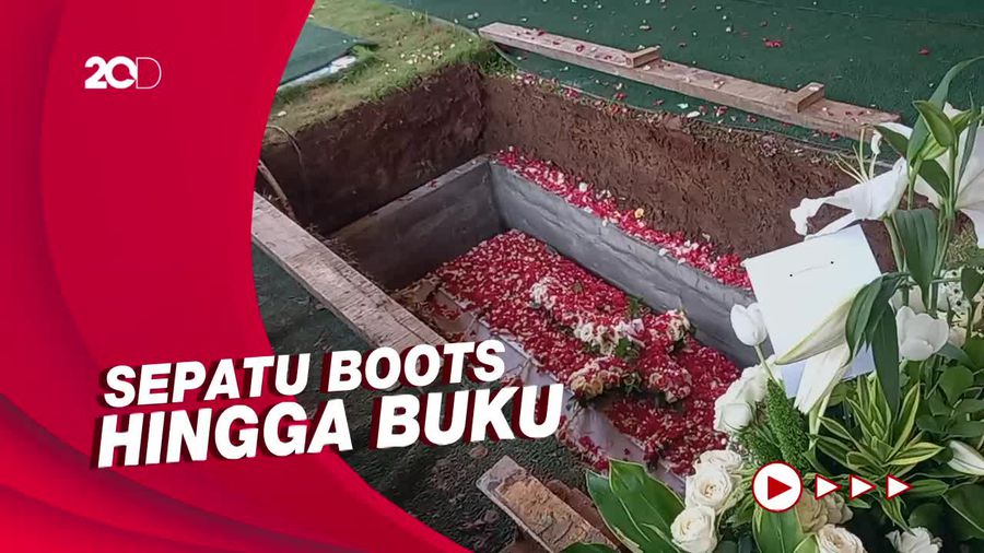 Putri Nurul Arifin Dimakamkan Bersama Barang Kesayangannya 