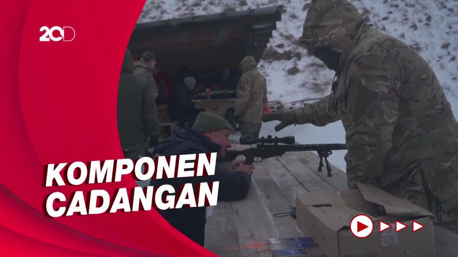 Bersiap Hadapi Invasi Rusia, Warga Ukraina Dilatih Tempur