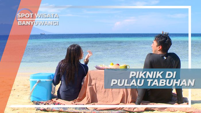 Piknik Seru di Pinggir Pantai Pulau Tabuhan, Banyuwangi