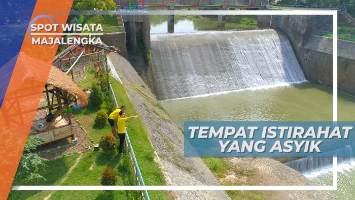 Rehat Sejenak, Bersantai Menikmati Indahnya Pemandangan Pintu Air, Majalengka