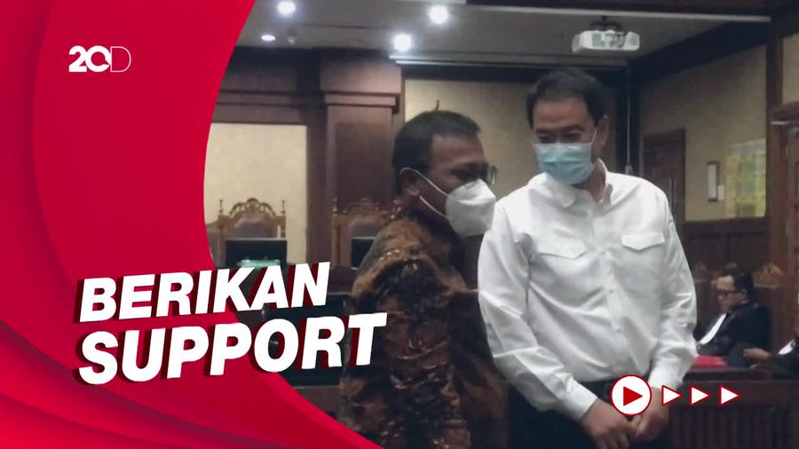 Masinton Pasaribu Hadiri Sidang Pembacaan Pleidoi Azis Syamsuddin
