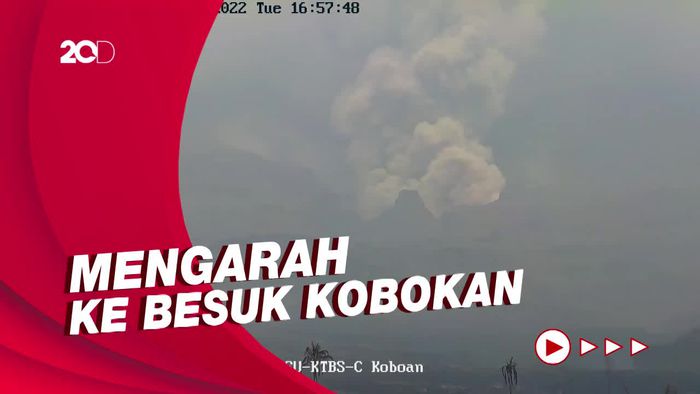 Gunung Semeru Luncurkan Awan Panas Guguran Sejauh 5 Kilometer
