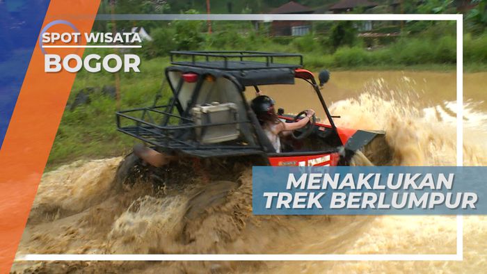 Menerobos Trek Berlumpur di Megamendung, Bogor