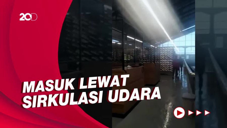 Lapak PKL Teras Malioboro 1 Tembus Air Hujan-Tergenang