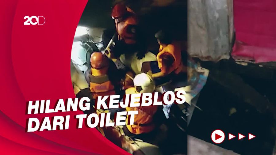 Wanita di Jaktim Hilang Usai Kejeblos dari Atas Toilet di Sungai Ciliwung