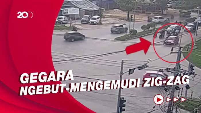 Detik-detik Polantas di Kendari Ditabrak Pelajar SMA